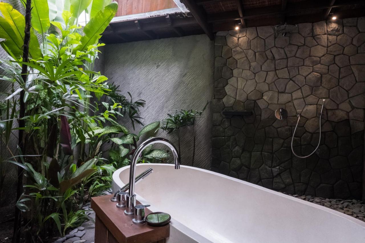 Benisari Batik Garden Cottage อูบุด ภายนอก รูปภาพ